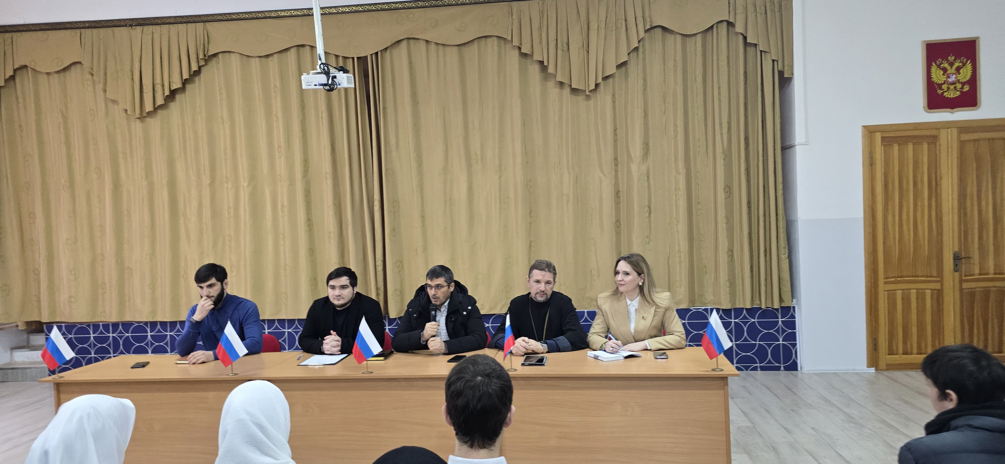 В Хасавюртовской школе прошла встреча со школьниками